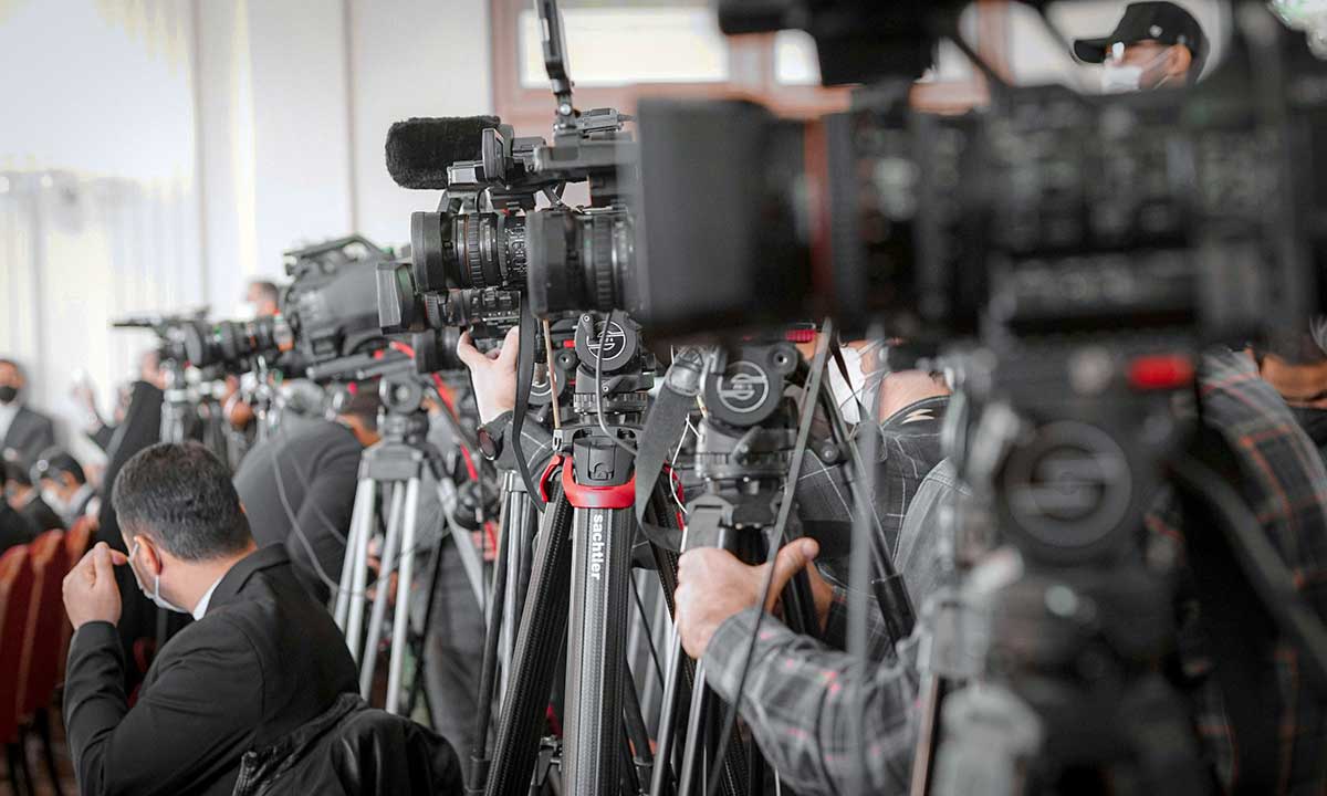 5 Things a Crisis Communication Spokesperson Does. Photo by Fardad sepandar on Unsplash